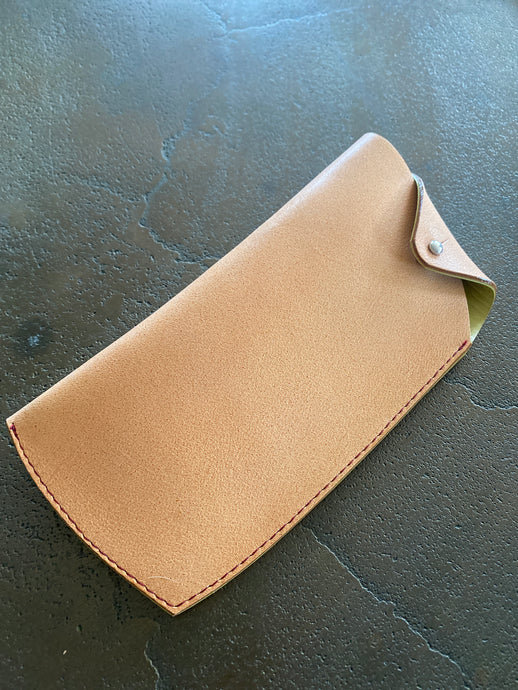 Isaac Glasses Case - Camel